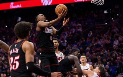 Tyrese Maxey rompe récord de triples de los 76ers que vencen 124-117 al Heat