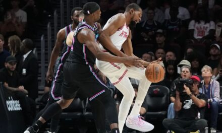 Adebayo anota 24, Larsson suma 20 y el Heat resiste para vencer 115-105 a los Rockets