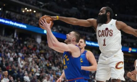 Donovan Mitchell y James Harden lideran a los Cavs en victoria 119-117 sobre los Nuggets
