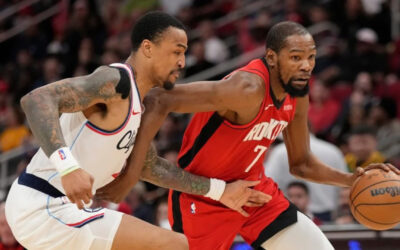 Con 26 puntos de Durant, Rockets derrotan 102-95 a Clippers