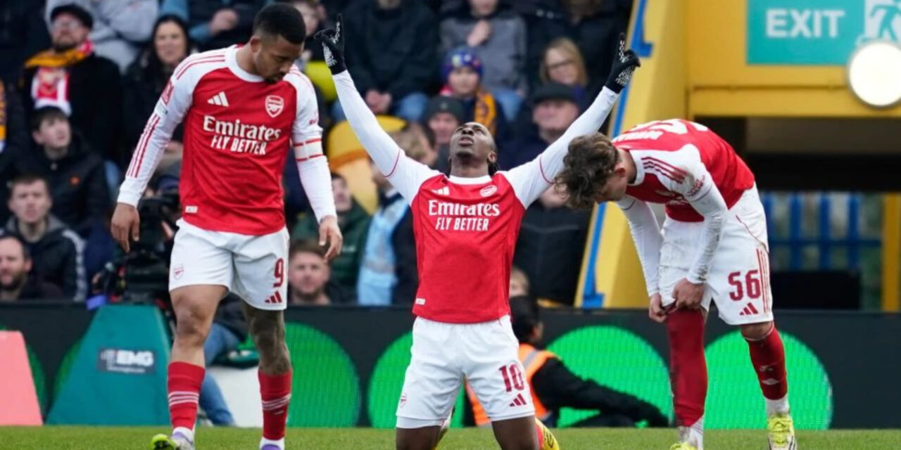 Arsenal avanza a cuartos de la Copa FA con triunfo 2-1 ante Mansfield, de tercera división