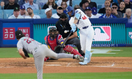 El jonrón de tres carreras de Andy Pages impulsa la remontada de los Dodgers, que vencieron a los Diamondbacks por 8-2 en el partido inaugural de la temporada