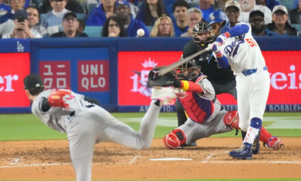 Dodgers reciben anillos de Serie Mundial y superan 5-4 a Diamondbacks