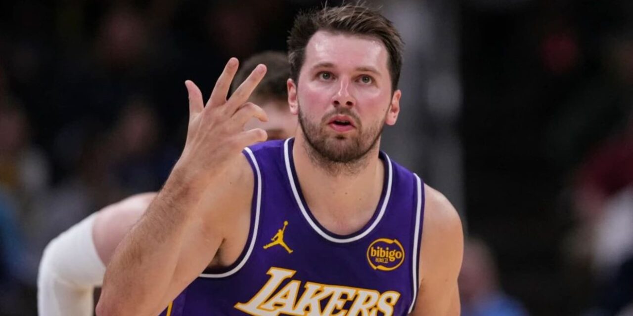 Luka Doncic anota 41 puntos pero comete su 16ta técnica en triunfo de Lakers 116-99 ante Nets