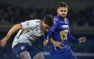 Cruz Azul deja ir la victoria y Pumas rescata el empate