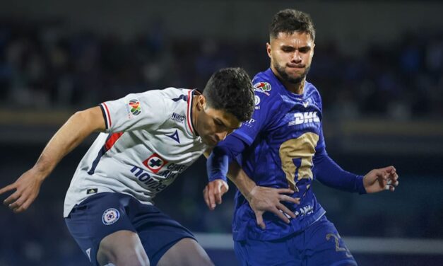 Cruz Azul deja ir la victoria y Pumas rescata el empate