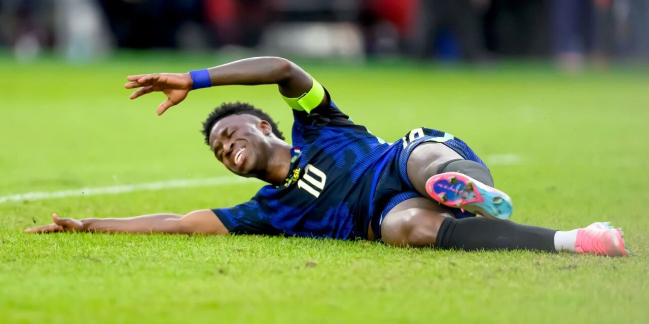 Vinícius vuelve a entrenar con Brasil y rebaja la alarma antes del partido contra Croacia