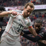 El Bayern salva un empate en un duelo que acabó con dos jugadores menos