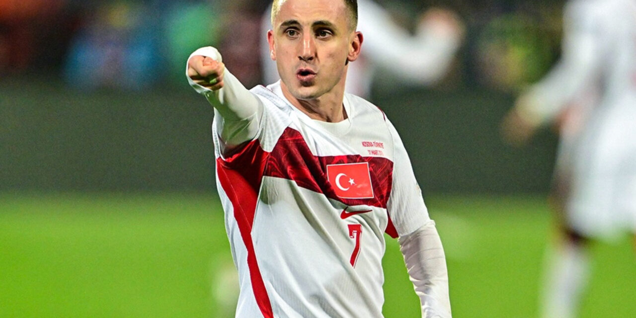 Turquía vence a Kosovo y vuelve al Mundial