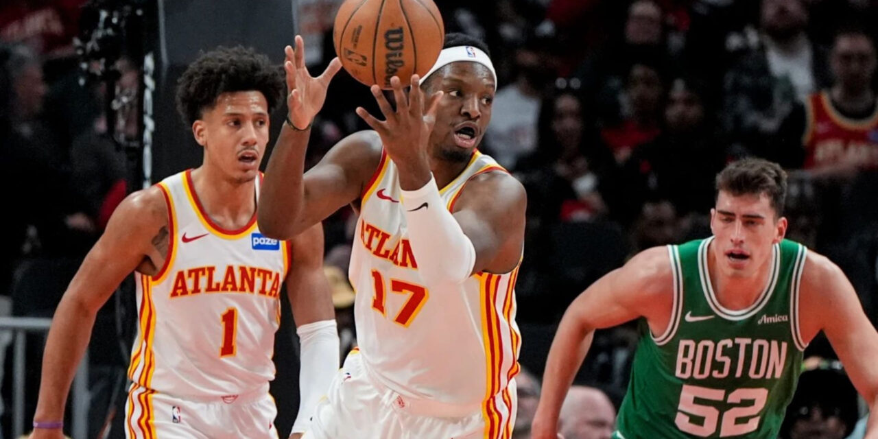 Los Hawks ganan 112-102 a los Celtics para su 13ra. victoria seguida en casa