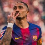 Barcelona golea al Sevilla y mantiene liderato