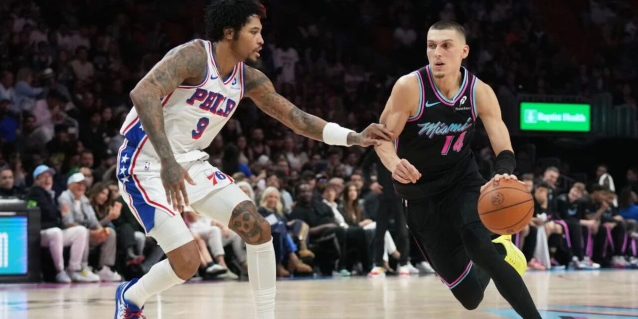 El Heat remonta con una racha final de 14-0 y vence 119-109 a los 76ers