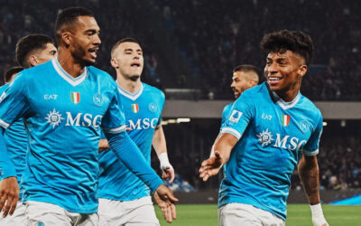 Napoli vence 2-1 a Torino, amplía su racha invicta en casa