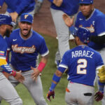 Venezuela remonta ante Italia 4-2 con tres carreras en la séptima entrada y se enfrentará a Estados Unidos por el título del Clásico Mundial de Béisbol.