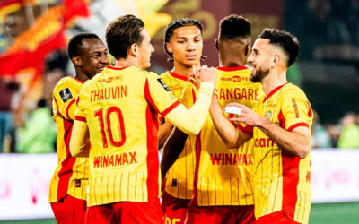 Lens aplasta 5-1 a Angers y vuelve a la cima de la Ligue 1 con un Thauvin brillante