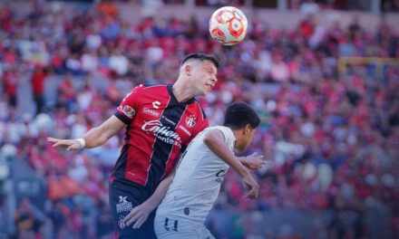 Atlas empata con Gallos