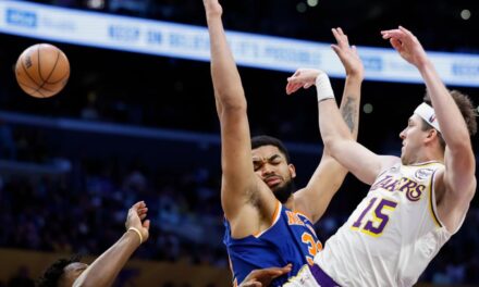 Lakers superan a los Knicks por 110-97