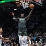 Los 32 puntos de Randle lideraron a los Timberwolves en una victoria ante los Suns