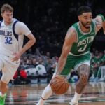 Los Celtics vencen 120-100 a los Mavericks en el primer juego de Tatum en casi 10 meses