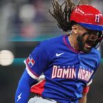 Dominicana se impone a Venezuela por 7-5 y termina invicta en Grupo D de Clásico Mundial