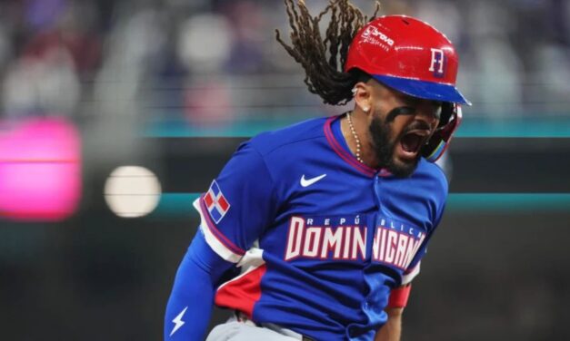 Dominicana se impone a Venezuela por 7-5 y termina invicta en Grupo D de Clásico Mundial