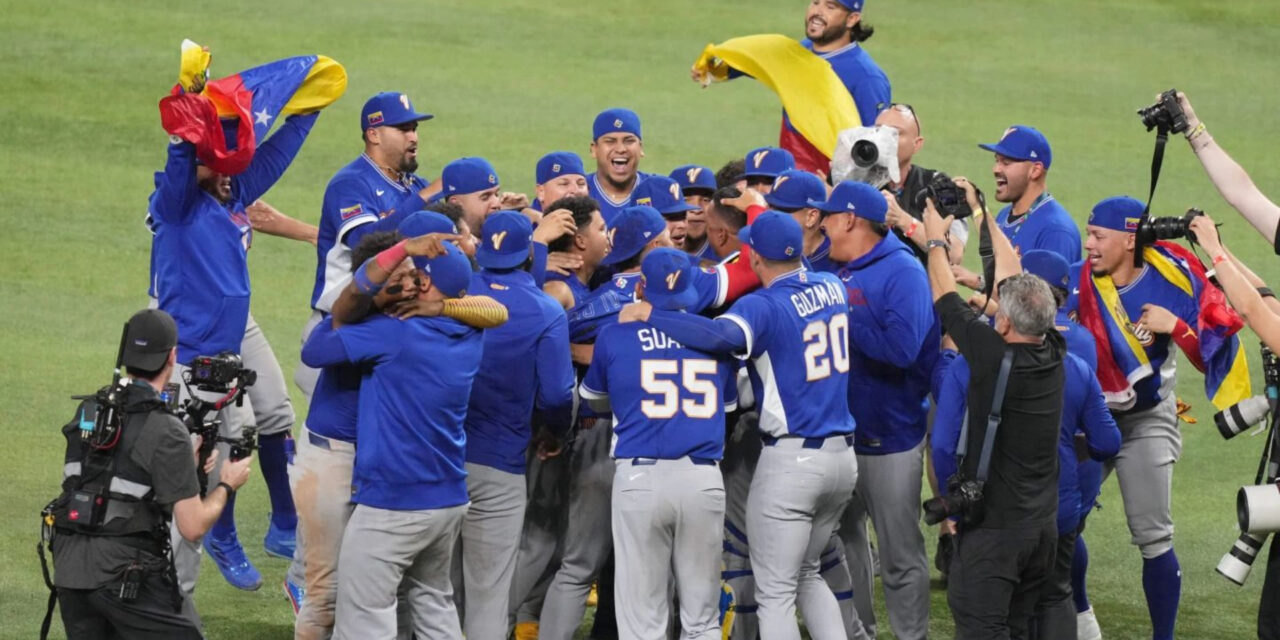 Venezuela vence 3-2 a EEUU y conquista su 1er título del Clásico Mundial gracias a doble de Suárez