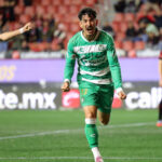 Santos Laguna consigue de manera agónica su primer triunfo ante Xolos