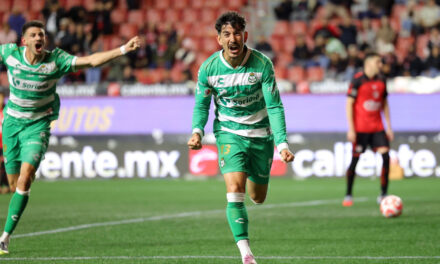 Santos Laguna consigue de manera agónica su primer triunfo ante Xolos