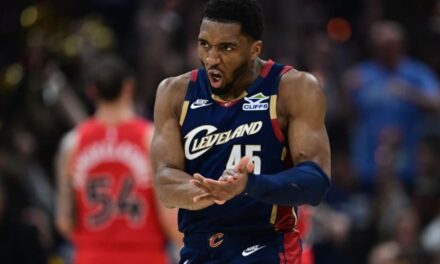 Mitchell anota 32 y Cavaliers vencen 126-113 a Raptors en el Juego 1 del Este