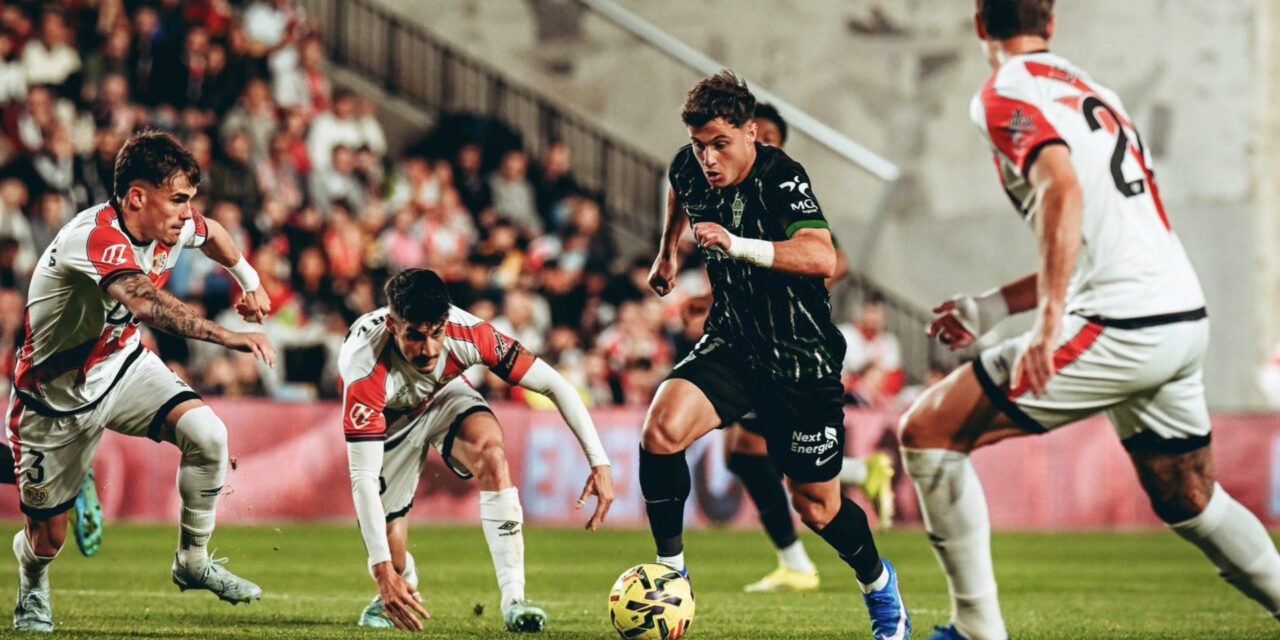 Rayo Vallecano vence 1-0 a Elche y logra su primera victoria en casi un mes