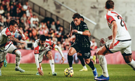 Rayo Vallecano vence 1-0 a Elche y logra su primera victoria en casi un mes