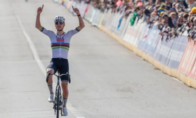 Pogačar gana el Tour de Flandes por tercera vez e iguala récord con otro ataque en solitario