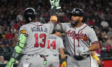 Bravos se apoyan en 8 carreras en la 5ta entrada y aplastan 17-2 a Diamondbacks