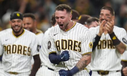 Un doblete de Jackson Merrill le dio la victoria a los Padres ante Marineros 7-6