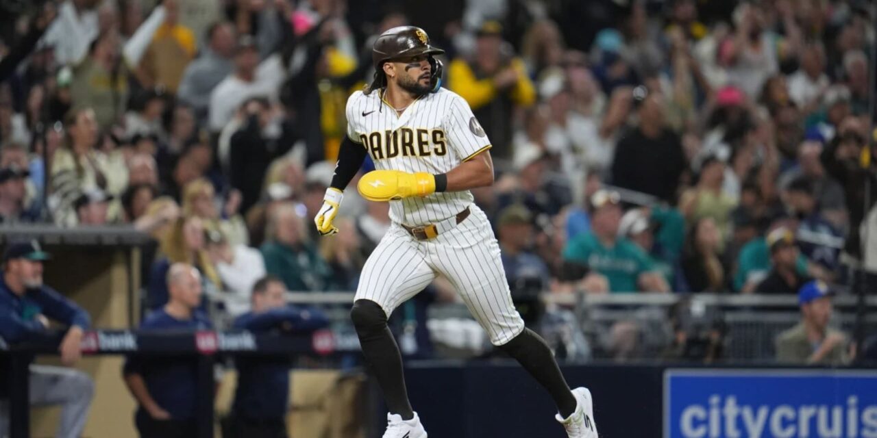 Padres vencen 5-2 a Marineros con hit de Tatis en racimo de 4 carreras