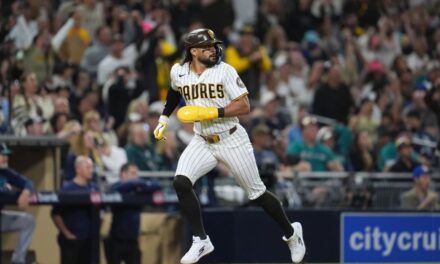 Padres vencen 5-2 a Marineros con hit de Tatis en racimo de 4 carreras