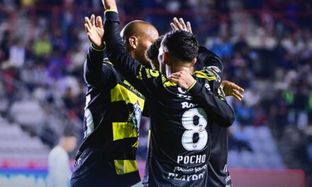 Tuzos se impone a Santos