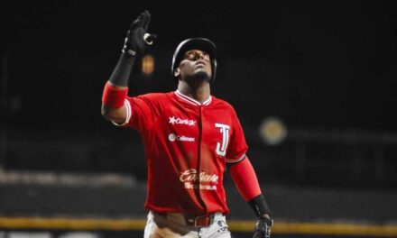 Toros iguala serie ante Durango a base de poder