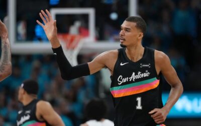 Wembanyama anota 35 puntos en su debut de playoffs y Spurs vencen 111-98 a Trail Blazers