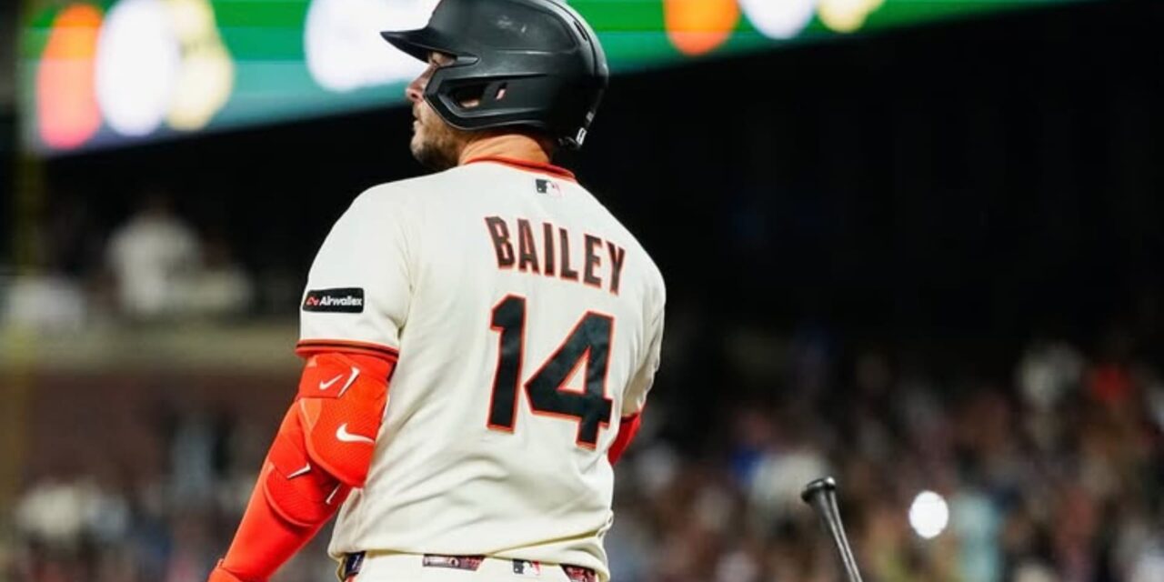 Bailey rompe el empate sin carreras con un jonrón de tres en la séptima tras la salida de Ohtani; los Giants ganan 3-0.