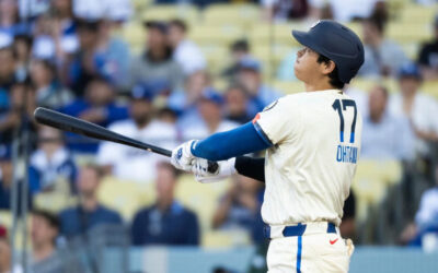 El jonrón de Shohei Ohtani al inicio del partido y el cuadrangular de tres carreras de Teoscar impulsan a los Dodgers, a una victoria de 6-3 sobre los Rangers