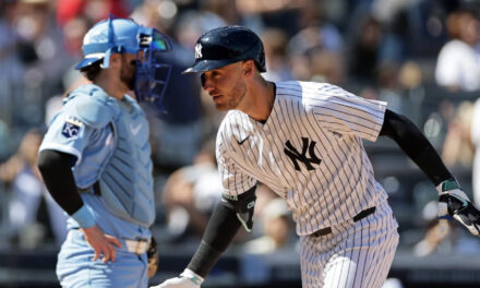 Cody Bellinger pega 2 jonrones e impulsa 5 en paliza de Yankees 13-4 a Royals