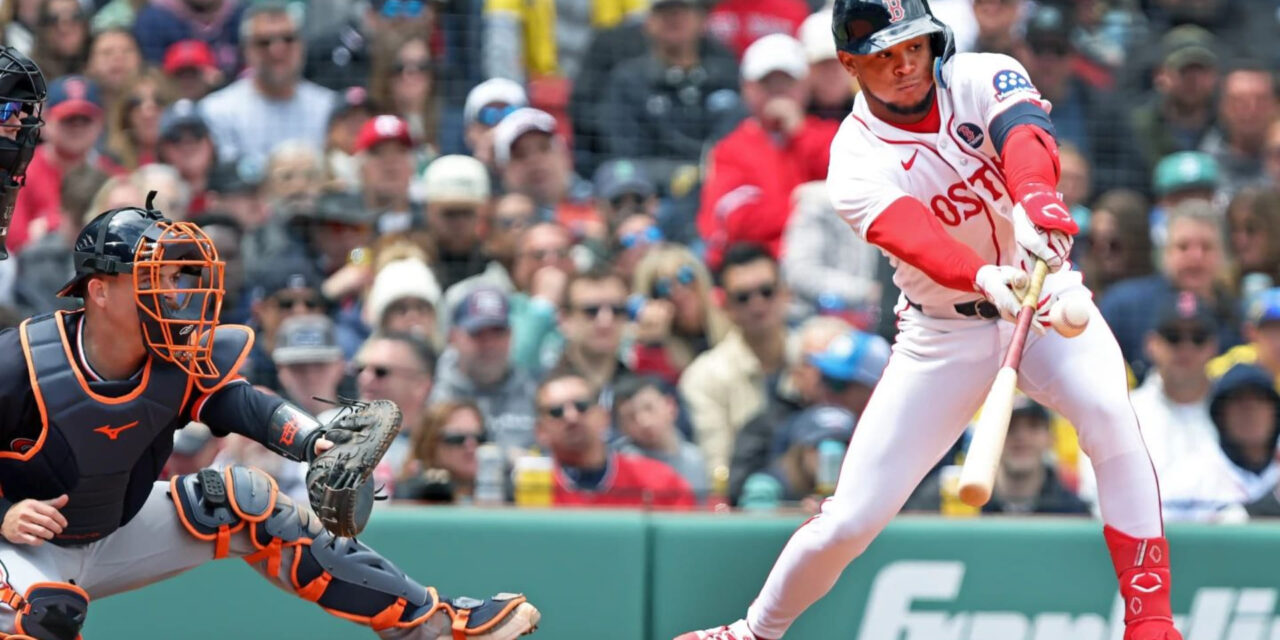 El sencillo de dos carreras de Ceddanne Rafaela que rompió el empate le dio la victoria a los Red Sox por 8-6 sobre los Tigers en el Día de los Patriotas.