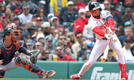 El sencillo de dos carreras de Ceddanne Rafaela que rompió el empate le dio la victoria a los Red Sox por 8-6 sobre los Tigers en el Día de los Patriotas.
