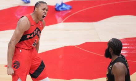 Raptors vencen a Cavaliers 93-89 y empatan la serie de primera ronda 2-2