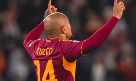 Triplete de Malen da a Roma plácida victoria ante un atribulado Pisa en la Serie A