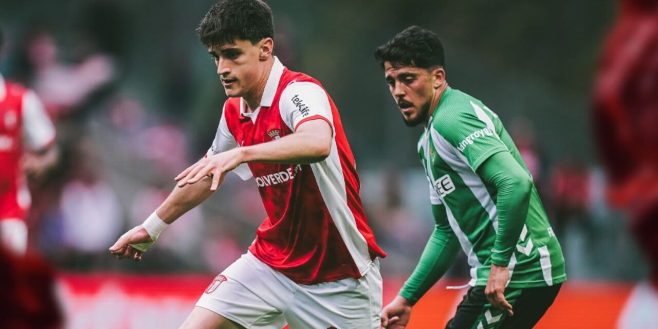 Penal de Cucho Hernández salva empate 1-1 para Real Betis ante Braga en cuartos de la Liga Europa