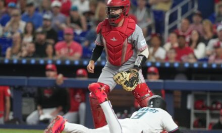 Caissie y Sanoja conectan 3 hits cada uno en victoria de Marlins ante Rojos, 8-1