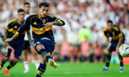 Boca Juniors derrota a domicilio a River Plate con gol de penal de Leandro Paredes