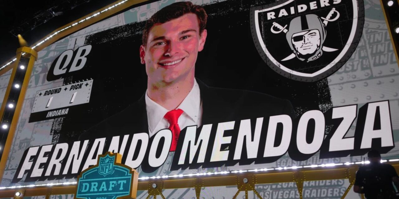 Raiders seleccionan al quarterback Fernando Mendoza con la primera selección en el draft de la NFL